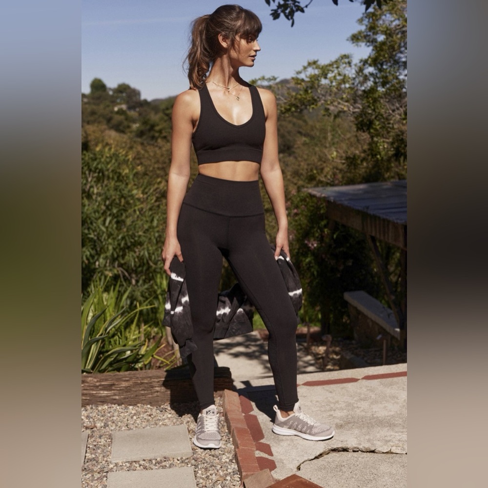 Beyond Yoga black Mesh It Up Sports Bra M - Picture 3 of 10